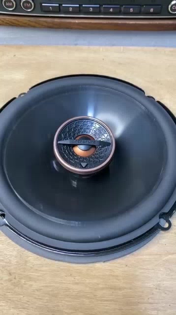 Gợi ý các mẫu loa bãi ô tô chất lượng, giá tốt hiện nay