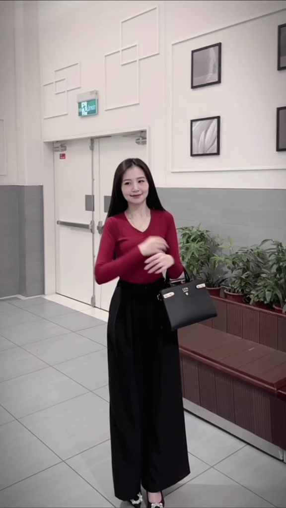 Áo thun nữ dài tay cổ Tim ôm body - Áo thun thu đông chất tăm lạnh HiiNCloset (105) | BigBuy360 - bigbuy360.vn