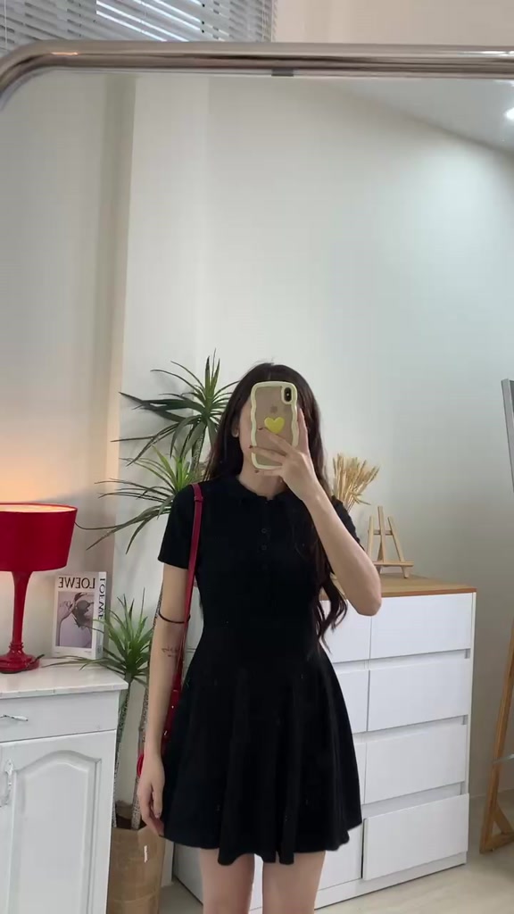 Đầm polo dáng bồng xoè tay ngắn 2 lớp dày dặn, hack dáng trẻ trung năng động. | BigBuy360 - bigbuy360.vn