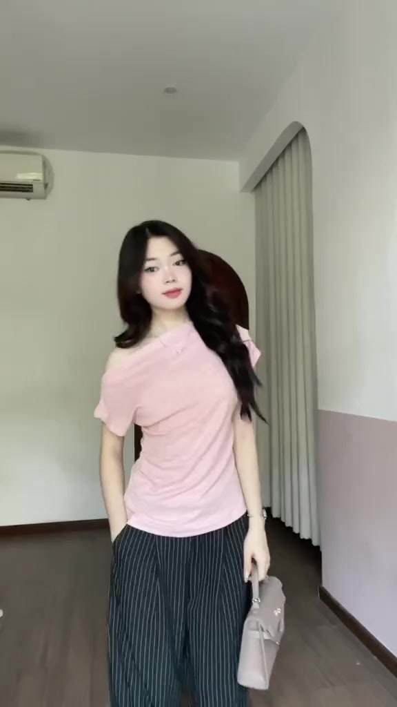 Áo thun nữ lệch vai xếp ly cánh rơi sườn nhún eo điệu đà form vừa chất vải lông thỏ cao cấp A383 SUTANO | BigBuy360 - bigbuy360.vn