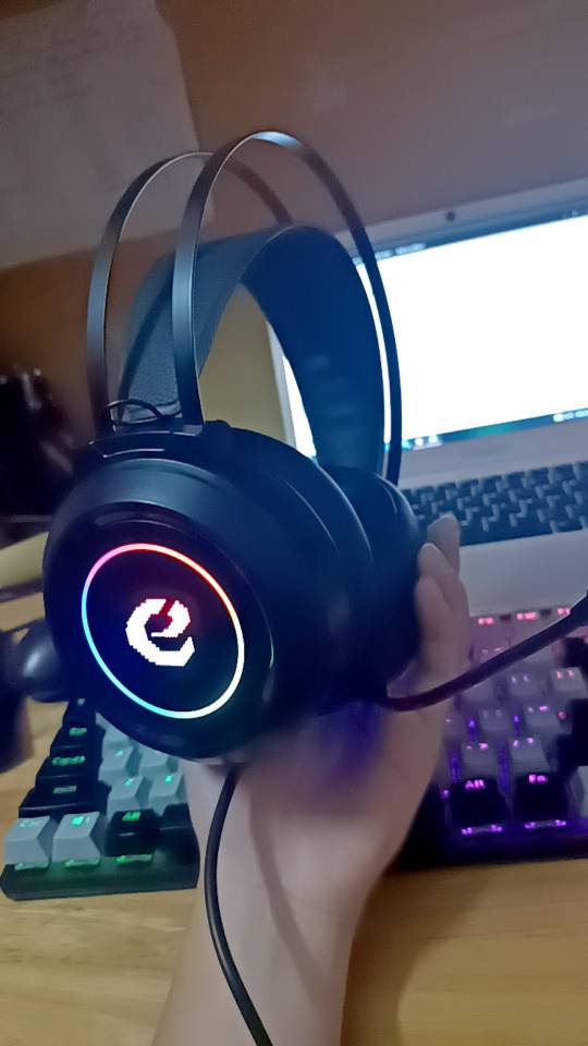 Sự kết hợp hoàn hảo giữa âm thanh chất lượng và thẩm mỹ tạo nên tai nghe gaming có mic Jack Cắm USB âm thanh 7.1 từ Shopee Việt Nam. Tận hưởng lợi ích tối đa của trò chơi của bạn và sáng tạo với tai nghe gaming Neolution. Truy cập ngay để xem chi tiết về sản phẩm!