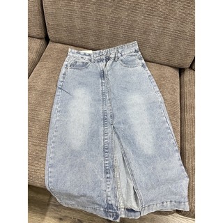 Chân váy bò midi xẻ dọc thân trước