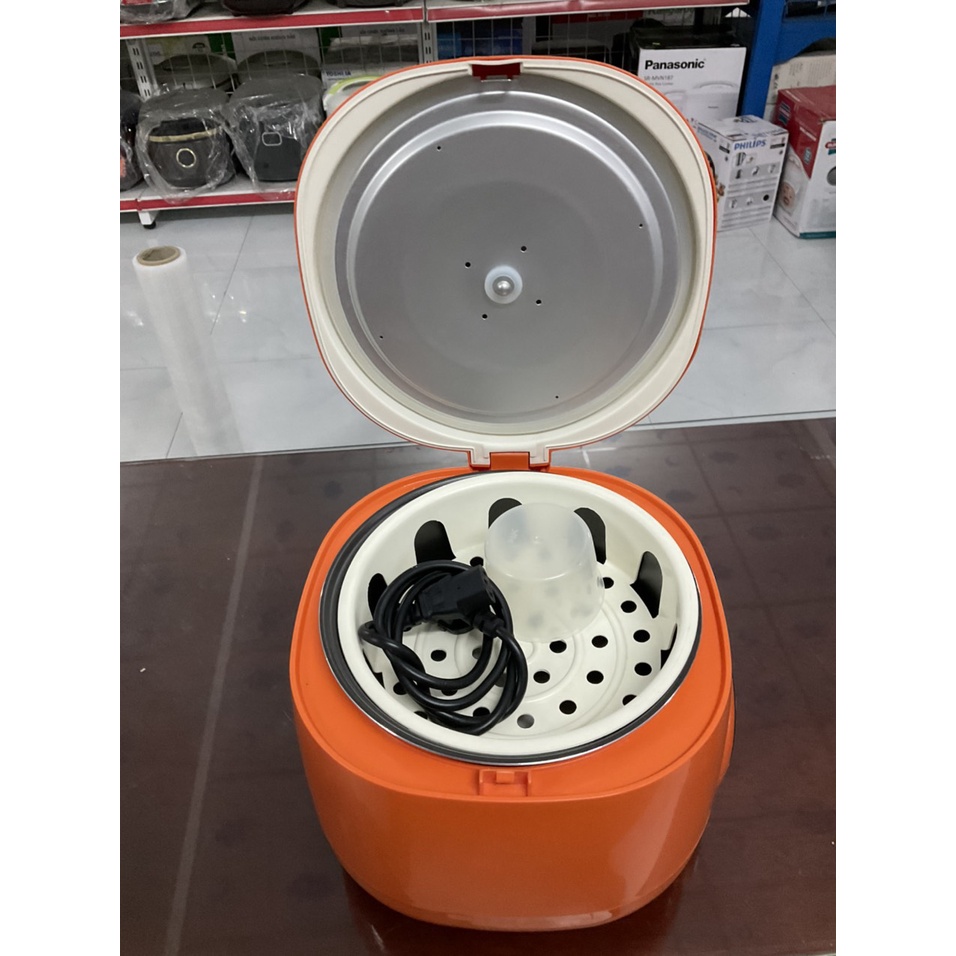 Nồi cơm điện Kangaroo 1.2 lít KG826S - Hàng trưng bày