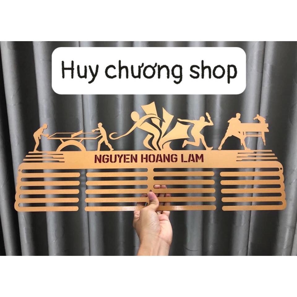 Giá treo huy chương bóng bàn lên tường