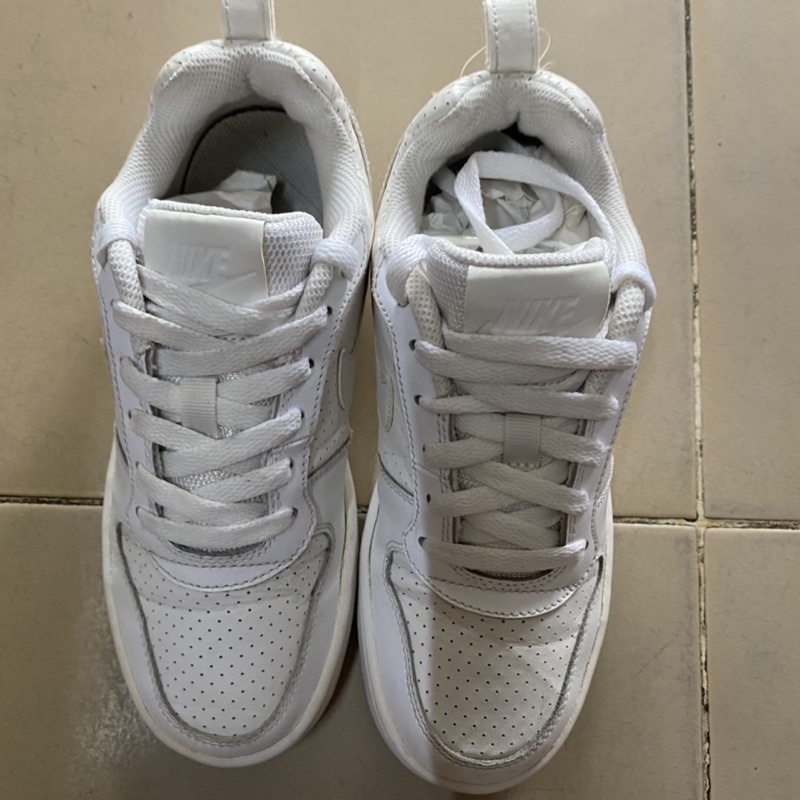 Giày chính hãng đã qua sử dụng