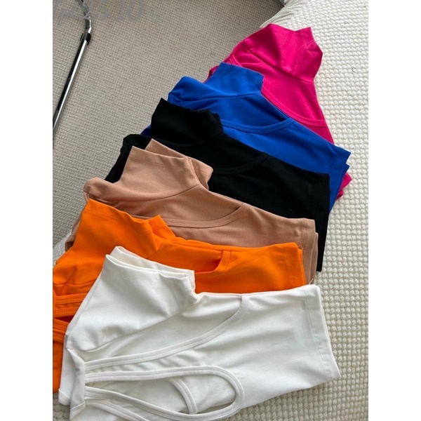 Áo Thun Trơn Croptop Tay Ngắn Cổ U Khoét Giọt Nước