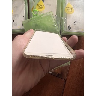 Ốp dẻo silicon trong suốt Vucase iphone