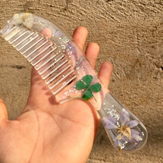 Lược Hoa cán dài Lilande (thêm tên hay ngày kỉ niệm theo yêu cầu) handmade epoxy resin