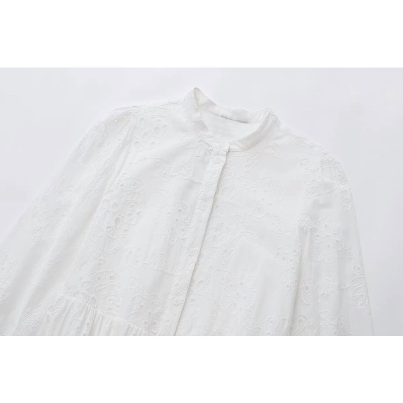 Đầm ren tay dài trắng hàng TQ cổ trụ