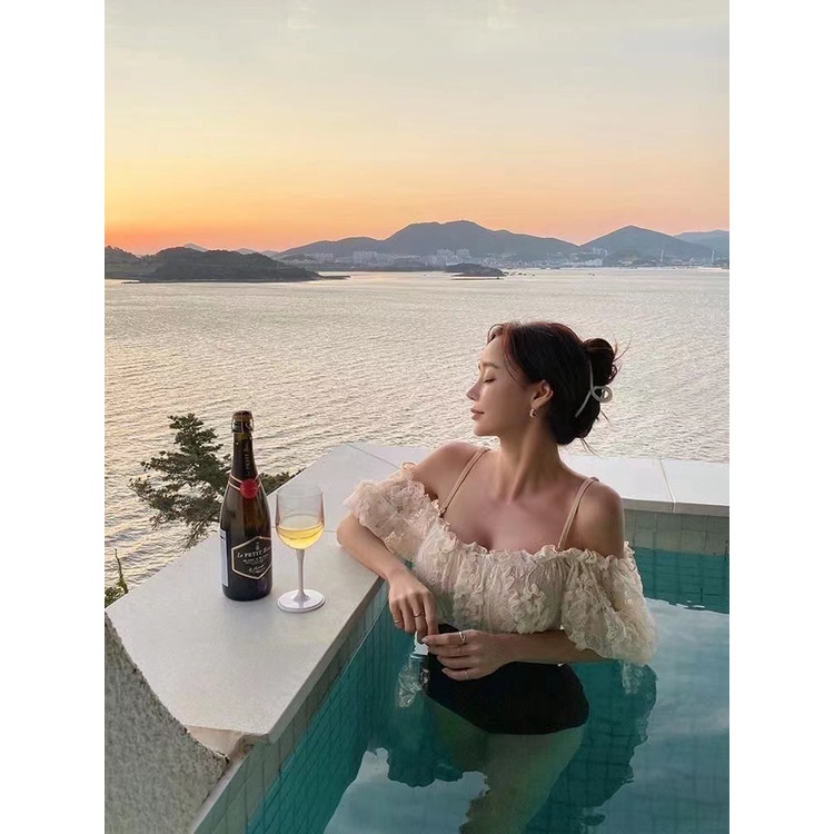 Bộ Đồ Bơi Một Mảnh Hở Lưng Phối Ren Có Dây Đeo Vai Màu Be Phong Cách Quyến Rũ Dành Cho Nữ