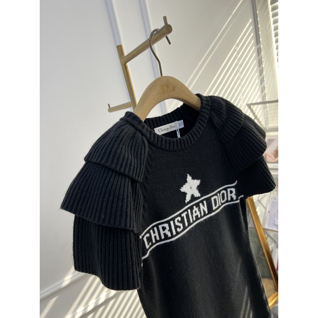 Váy len thời trang cao cấp Dior CD in họa tiết ngôi sao, thiết kế tay áo xếp layer tăng sự nữ tính