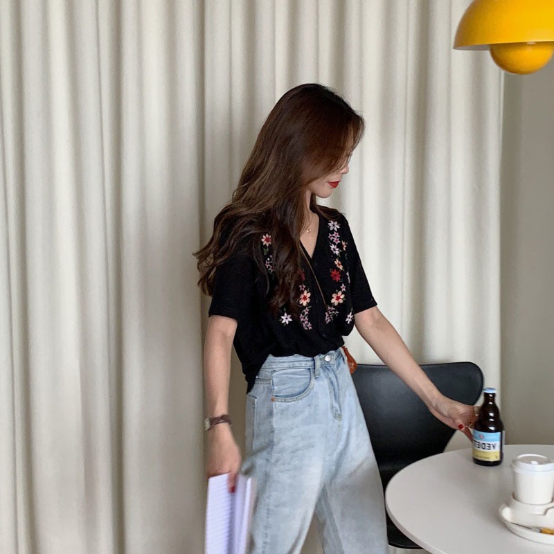 Minimalist Labo Áo cardigan dệt kim tay ngắn dáng rộng thêu hoa dễ thương thời trang