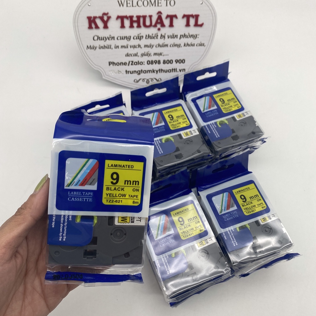 Cuộn băng nhãn 9mm Tz2 chữ đen nền vàng dùng cho máy in Brother p-touch