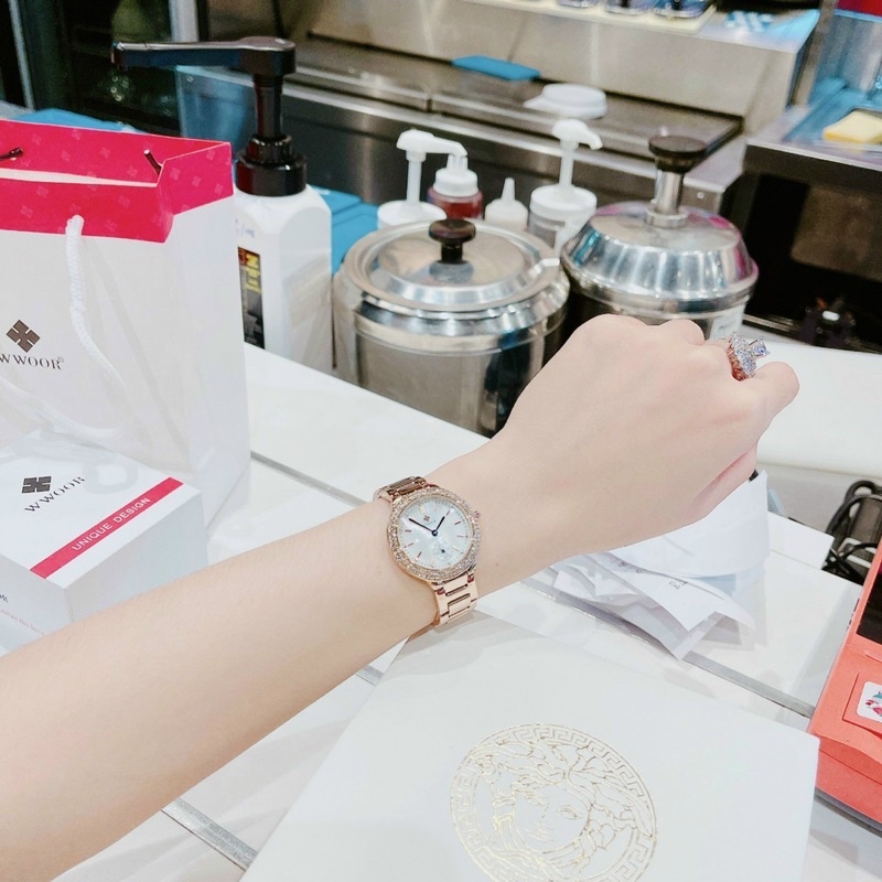 Đồng Hồ Đeo Tay Nữ Dây Kim Loại Thời Trang WWOOR mặt tròn Viền Thép Cao Cấp Siêu Đẹp W 8854