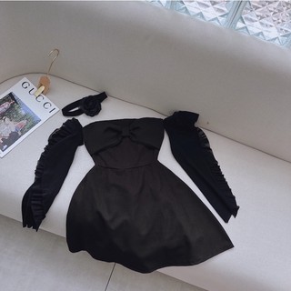 Đầm đen kèm hoa cổ - Chitchitstore