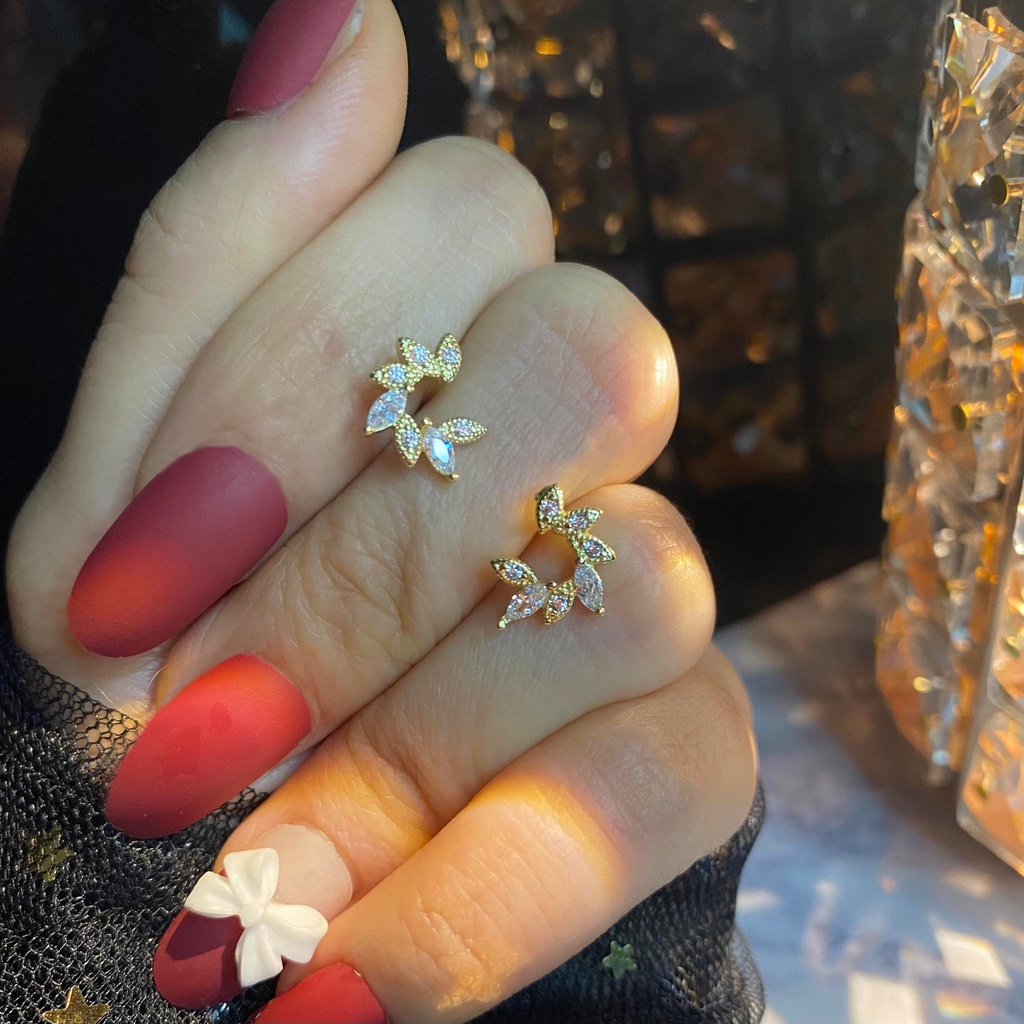 Khuyên tai C vàng nhỏ đá thanh lịch C405