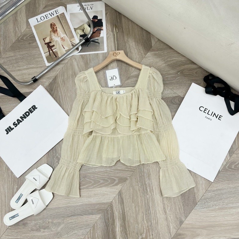 Áo voan tơ nhăn cổ vuông nhún bèo 3 tầng