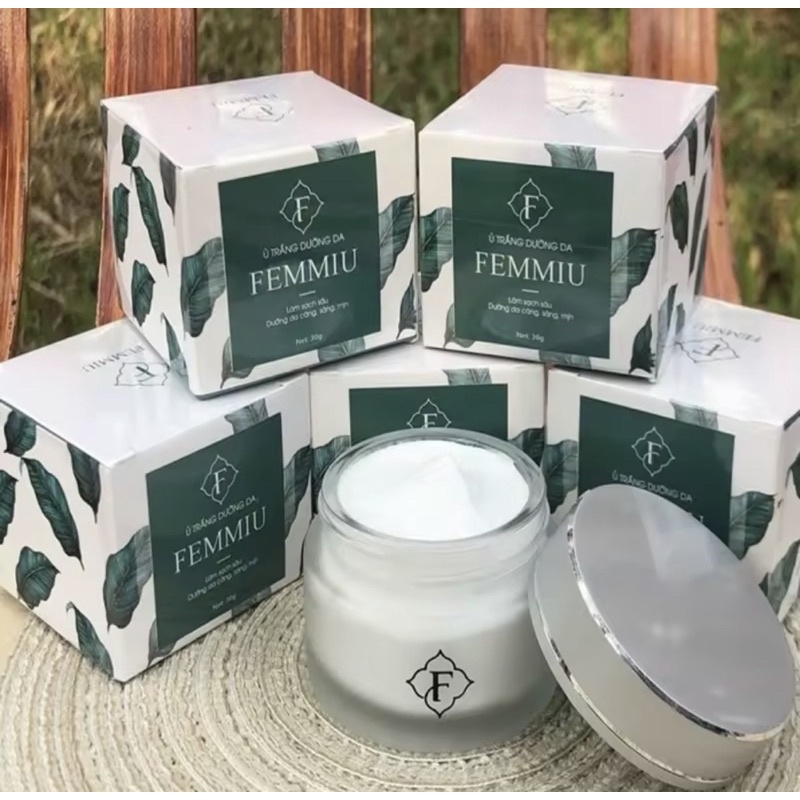 Kem Dưỡng Trắng Da Collagen Sữa Non Femmiu