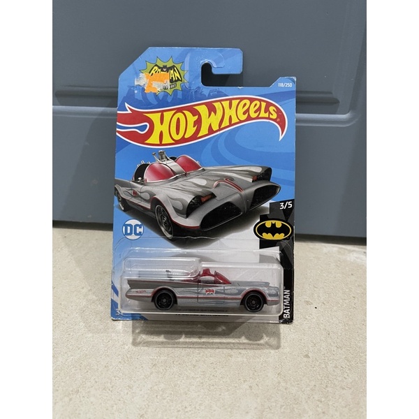 Xe mô hình đồ chơi Hotwheels cơ bản 1:64 - BATMAN - Batmobile