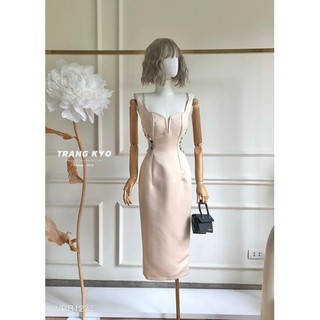 Đầm body khoét eo viền đá