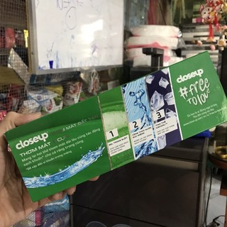 Kem  Đánh Răng Closeup Bạc Hà 230g(có tặng)