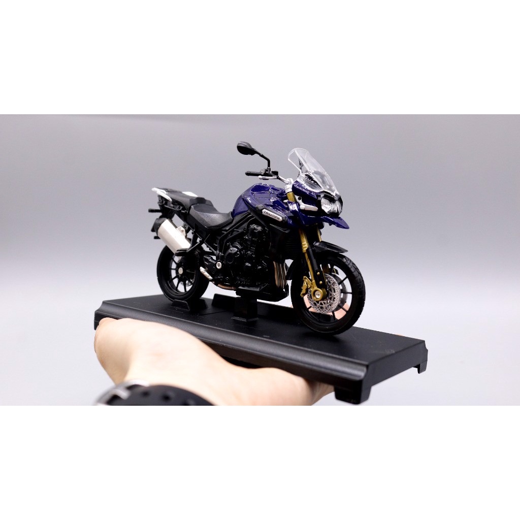 Mô hình xe các mẫu Triump tỉ lệ 1:18 có chi tiết kim loại