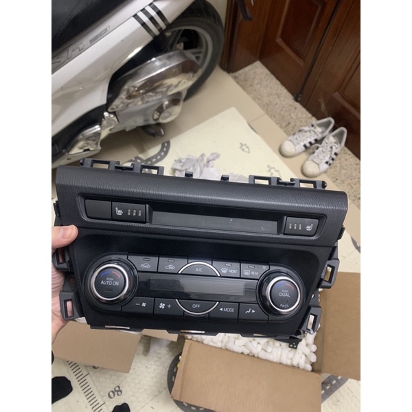 Cụm điều hoà điện tử auto cho Mazda 3 2014-2019