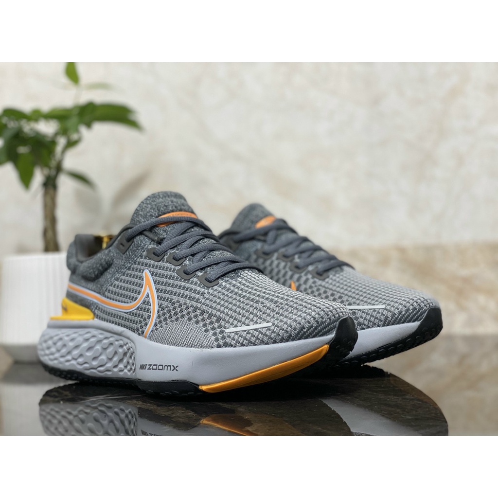Giầy thể thao Nike Zoom Invincible Run FK2 êm nhẹ, thoáng khí