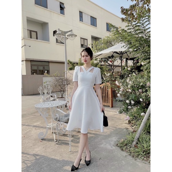 Đầm thiết kế cổ V chất Tapta cao cấp chuẩn %