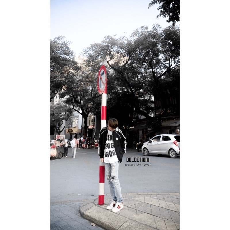 Áo khoác nỉ a di đát