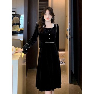 Đầm nhung tiểu thư đính ngọc sang trọng