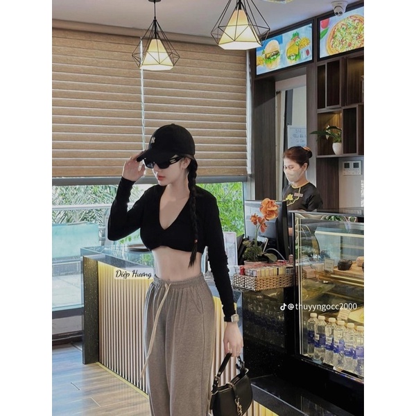 Áo croptop mix quần xuông cá tính