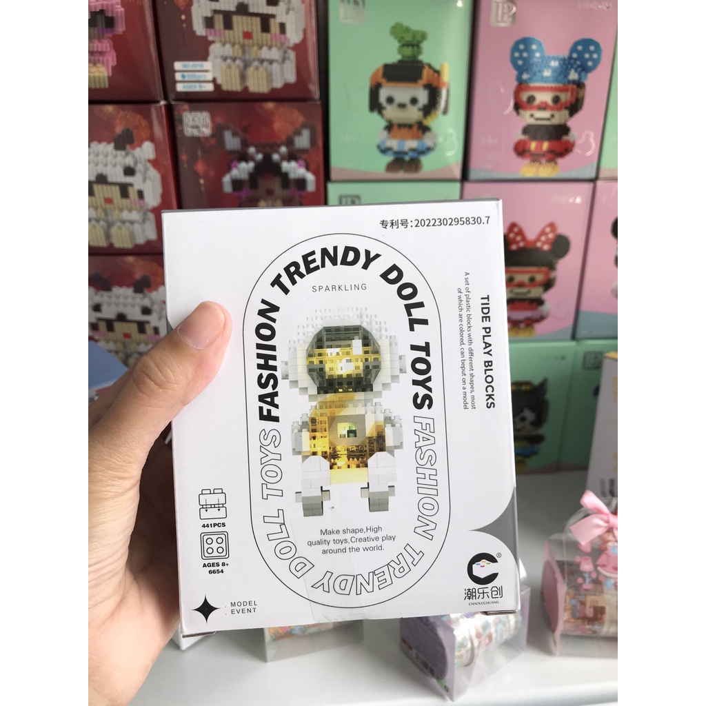 Lego phi hành gia trắng có đèn ngủ
