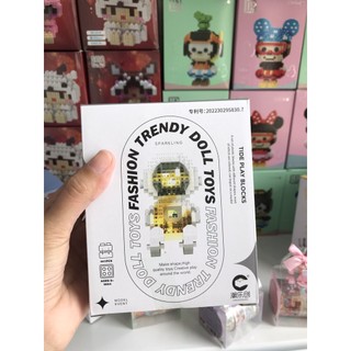 lego phi hành gia trắng có đèn ngủ