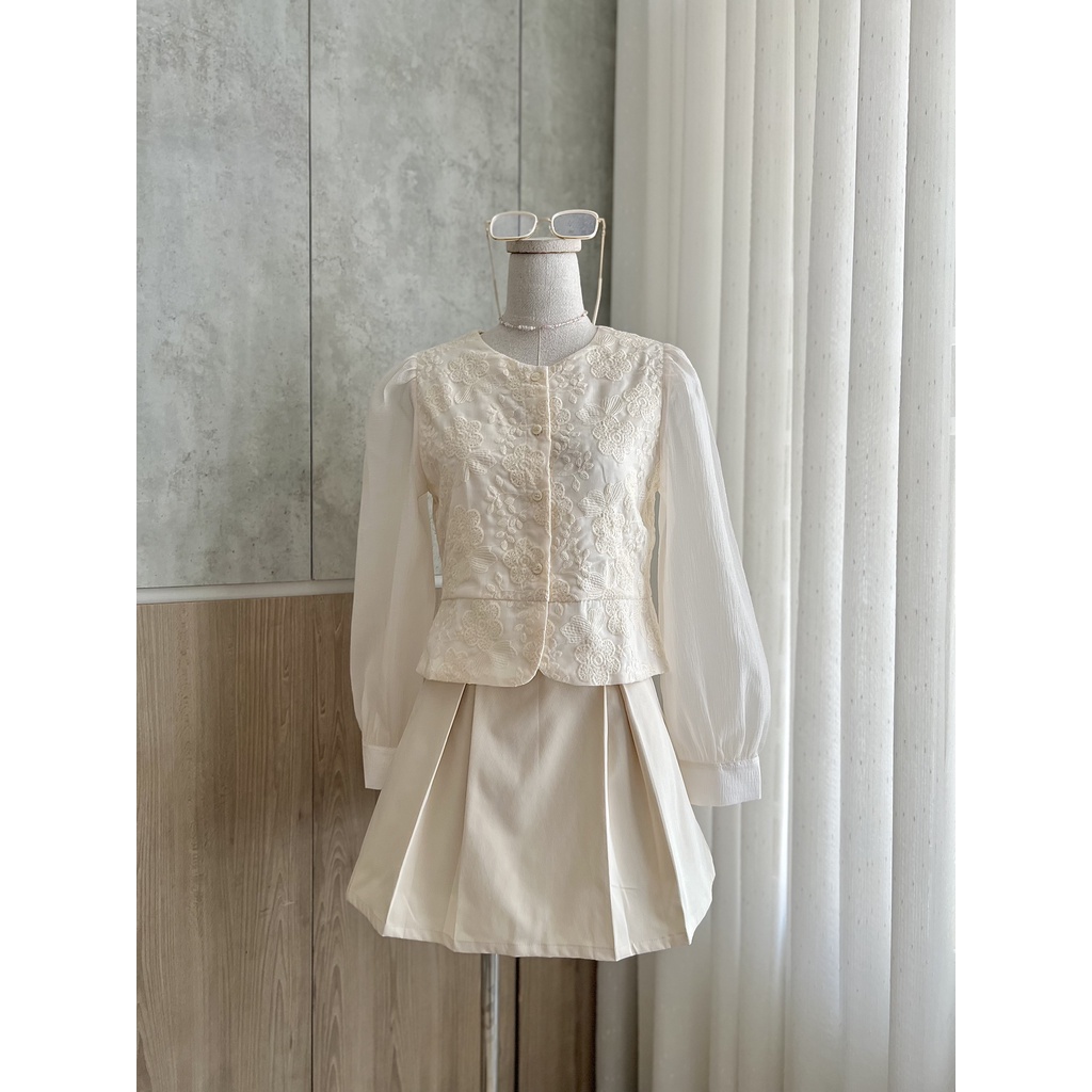 Áo hoa nổi tay voan - Tyribee Clothing