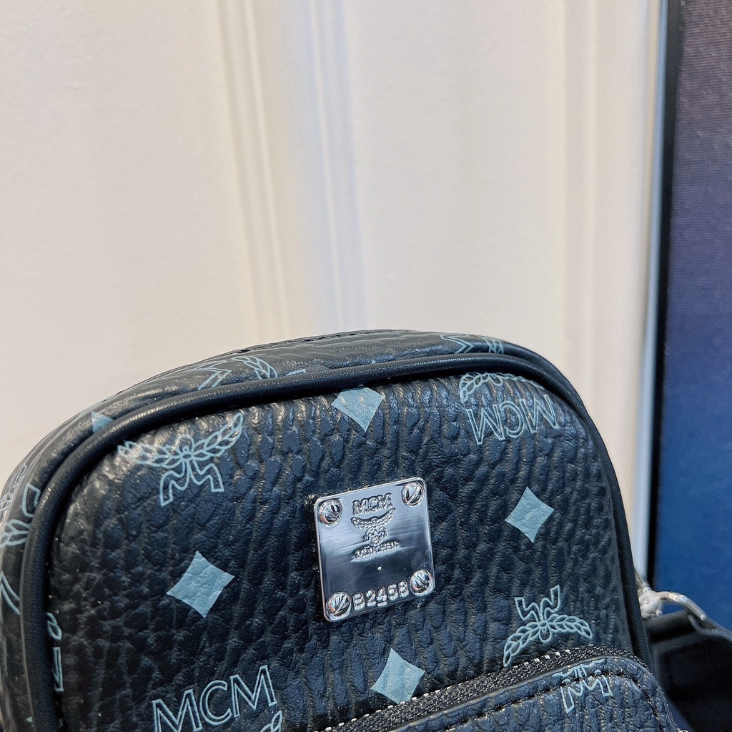 Túi Đeo Chéo M.C.M Full Box Trẻ Trung Phối Đồ Cực Đẹp