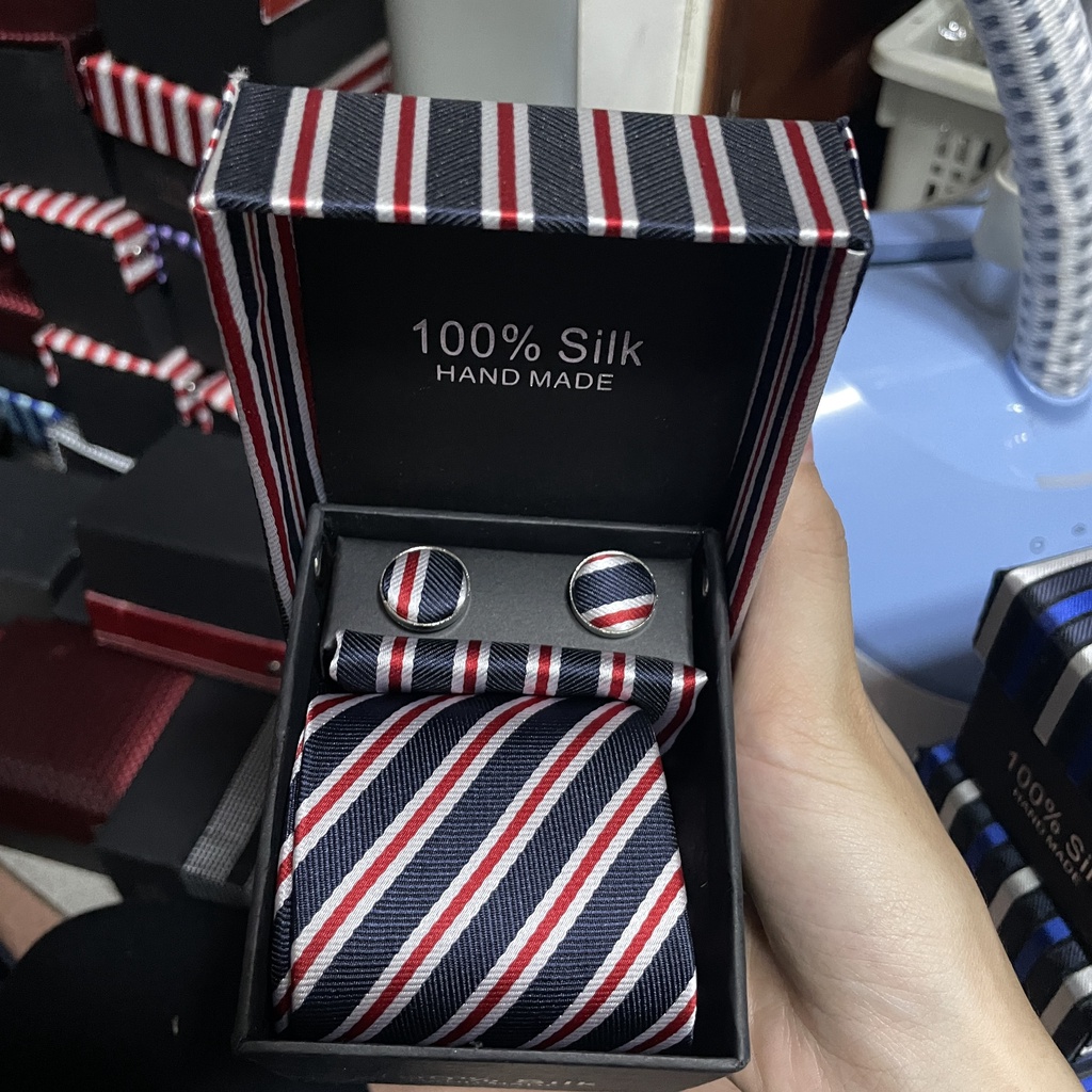 Hộp cavat 6cm kèm khăn túi