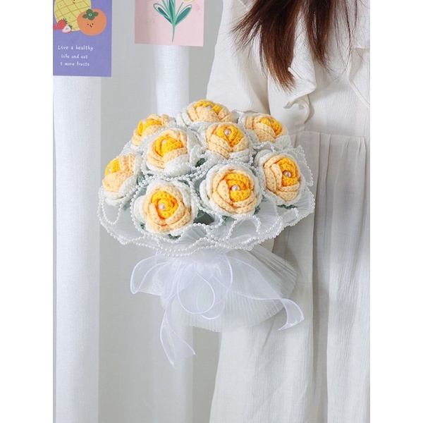 1 Bông hoa hồng mix màu bằng len handmade xinh xắn dùng làm quà tặng, trang trí