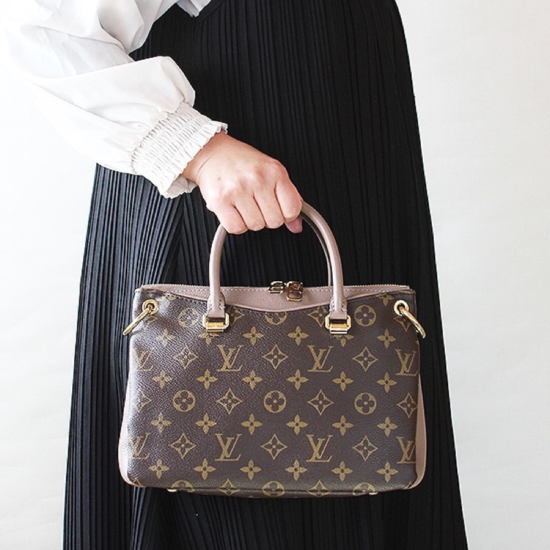 Túi si da thật LV