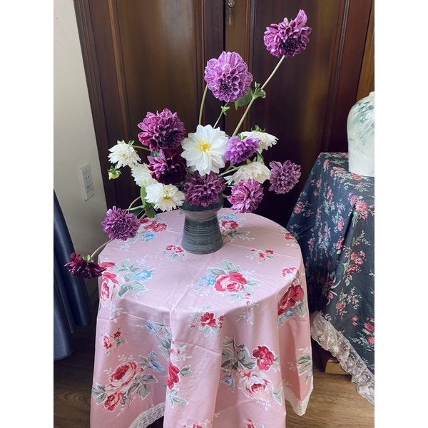 Khăn trải bàn hoa hồng