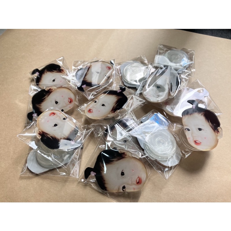 Griptok/Popsocket acrylic hoặc epoxy in theo yêu cầu (gửi tin nhắn để check mẫu design)