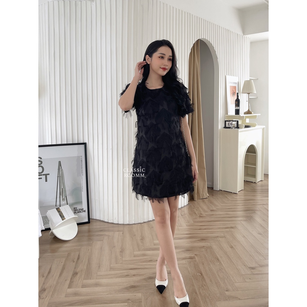 Váy lụa xuông mix lông vũ siêu sang chảnh - Classic Roomm
