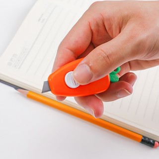 Dao rọc giấy hình cà rốt đáng yêu