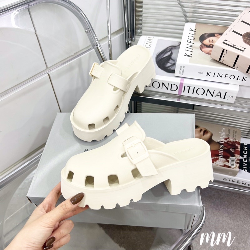 Sục CNK 2 màu Kem-Trắng chất đẹp Size 35-39 Hàng fullbox