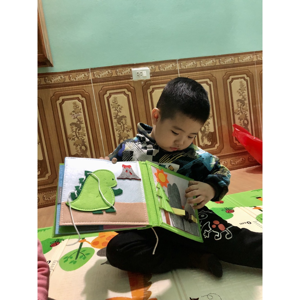 Sách vải tương tác Thế Giới của Bé Trai