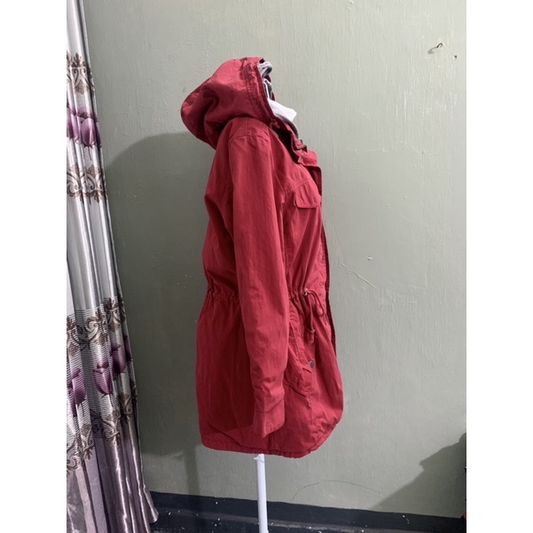 Áo khoác parka màu đỏ