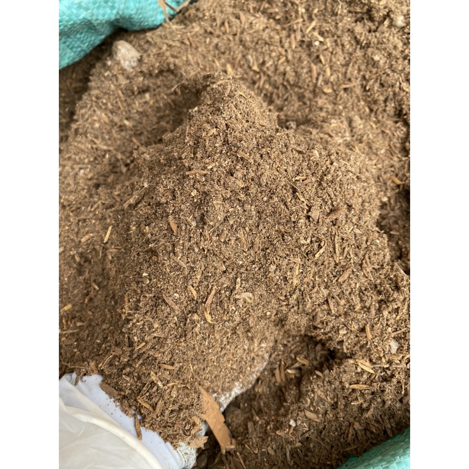 10kg Phân Gà Nhà Nuôi ( đã ủ hoai mục , đã xử lí nấm, mốc, tăng dinh dưỡng cho cây, tạo độ tơi xốp cho đất )