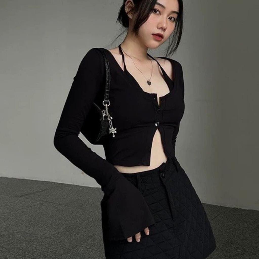 Áo ccroptop nữ tay dài kèm áo trong cổ yếm Xquin, Set áo croptop 2 món tay dài cài nút cực sexy