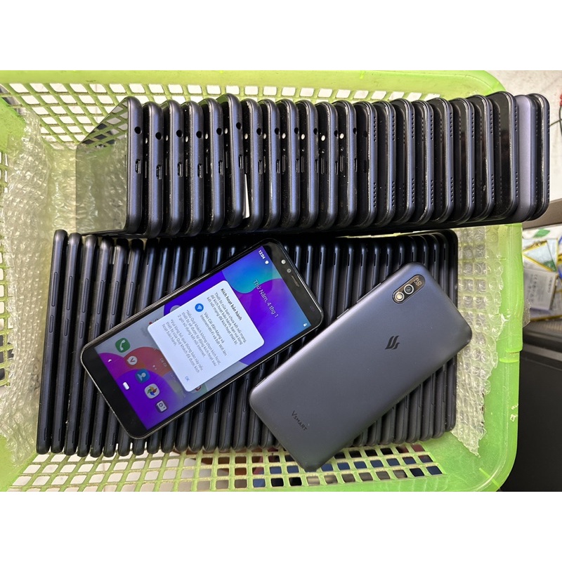 Điện thoại Vsmart Bee 3 Chính Hãng 2sim ram 2G ho tro thẻ nhớ 32G,Camera sau: 8 MP, Tiktok Youtube FB Zalo muot