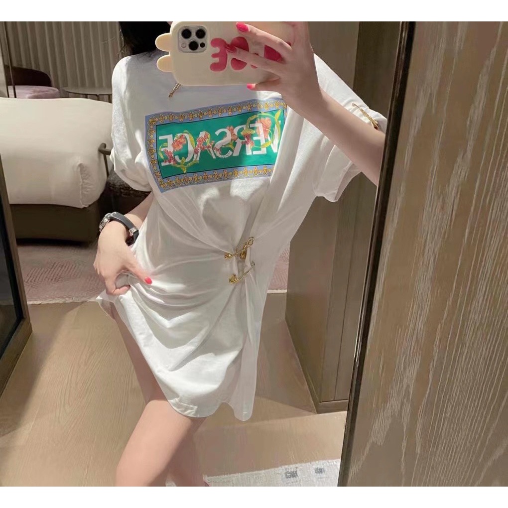 Áo thun dáng dài 𝐯𝐞𝐫𝐬𝐚𝐜𝐞 cao cấp kèm ghim băng vang